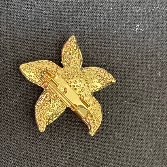 Vintage Starfish Brooch Coastal Beach Jewelry - Picture 2 of 2
